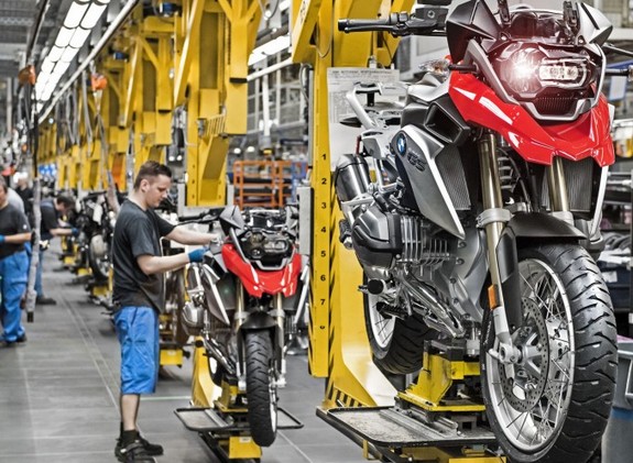 LG Berlin: BMW Motorcycle Plant 