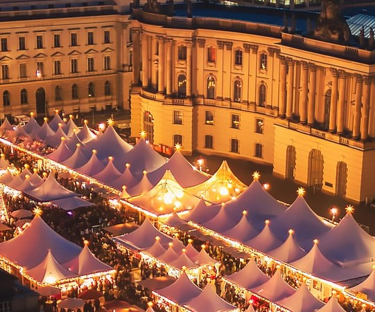 LG Berlin: Jahresabschluss auf dem Weihnachtsmarkt (Bebelplatz)